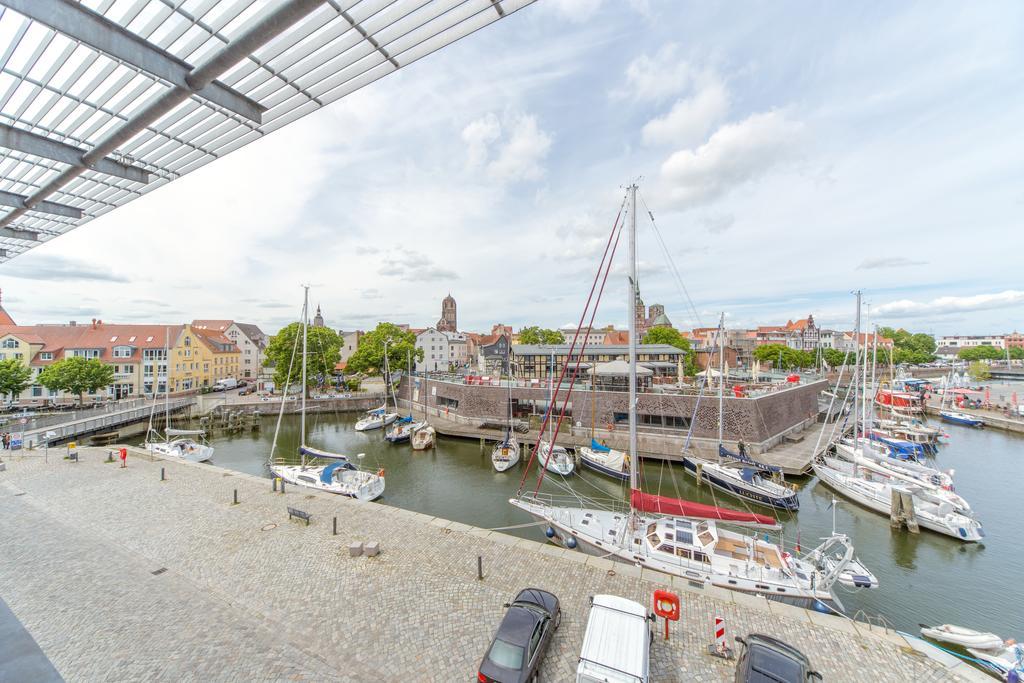 Hochwertige Apartments Im Stralsunder Hafen Bagian luar foto