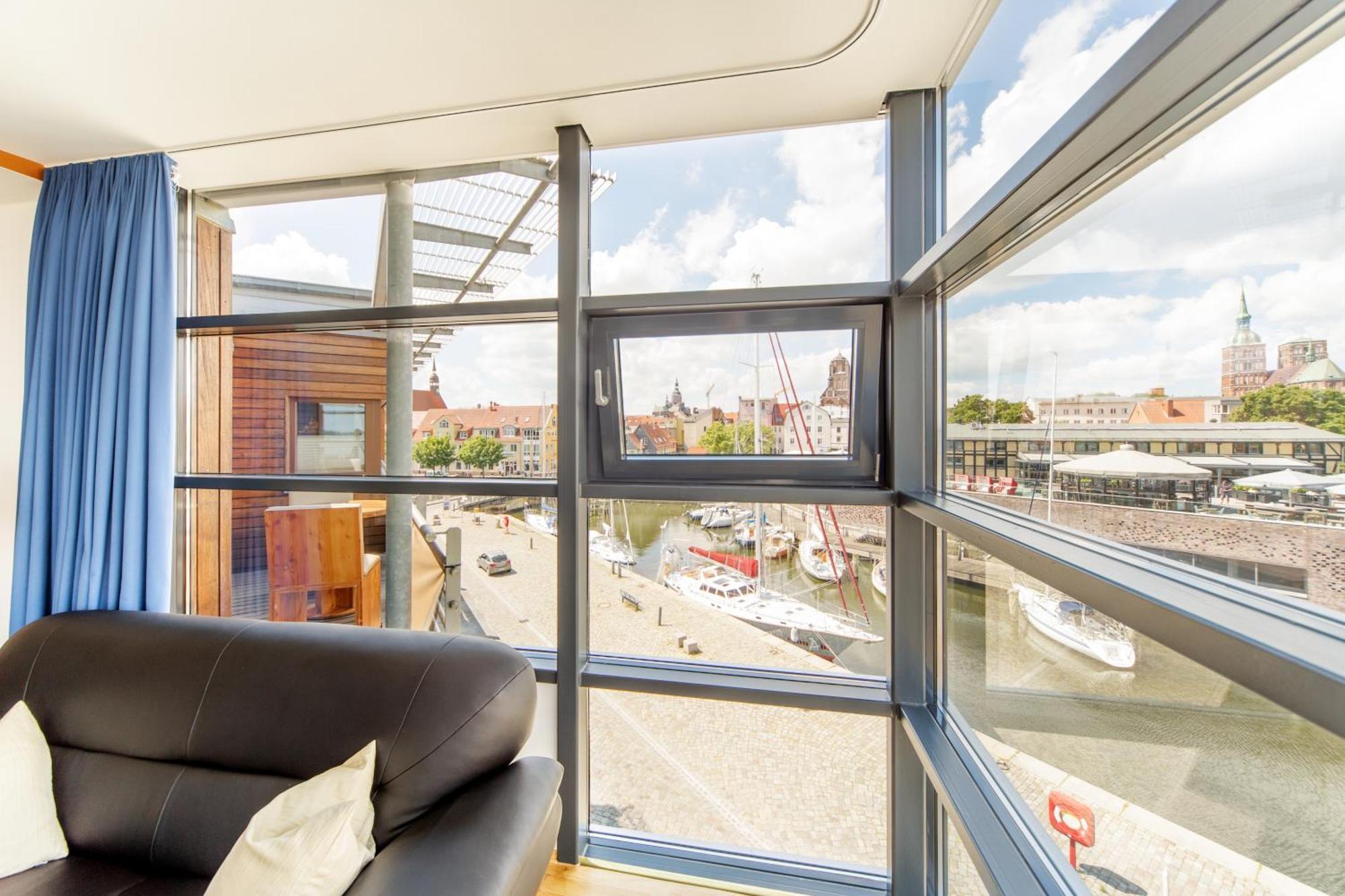 Hochwertige Apartments Im Stralsunder Hafen Bagian luar foto